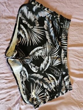 Victoria's Secret Sport Black Tropical Leaf Running Shorts
